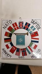 2 militaire herdenkingstegels–NATO Taptoe & Garde Grenadiers, Ophalen of Verzenden, Landmacht, Nederland, Embleem of Badge