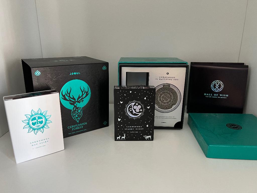 Speelkaarten Cernunnos Forest Cube (collector box), Ophalen of Verzenden, Zo goed als nieuw, Speelkaart(en)