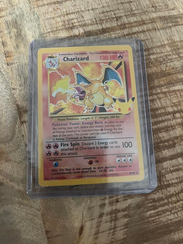 Pokemon kaart Charizard 4/102, Hobby en Vrije tijd, Verzamelkaartspellen | Pokémon, Ophalen, Zo goed als nieuw