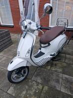 Vespa Primavera 2021, 25 km, Fietsen en Brommers, Scooters | Vespa, Ophalen, Overige modellen, Zo goed als nieuw, Benzine