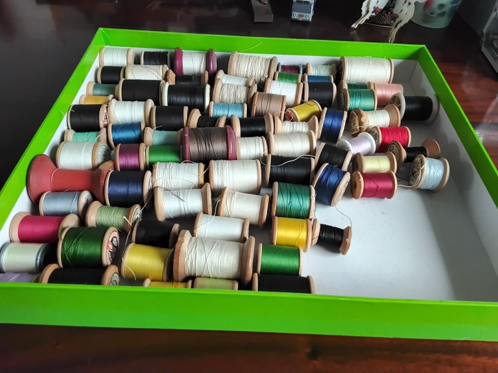 Heel veel oude garen klosjes, Ophalen of Verzenden