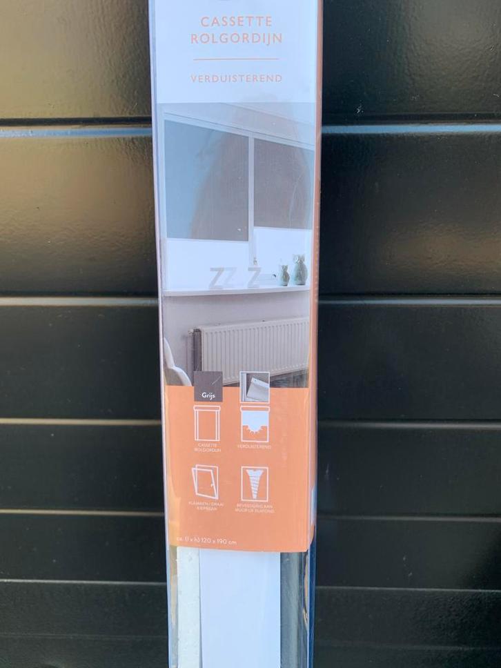 Verduisterend cassette rolgordijn, grijs, 120x190 cm, Huis en Inrichting, Stoffering | Gordijnen en Lamellen, Nieuw, 150 tot 200 cm