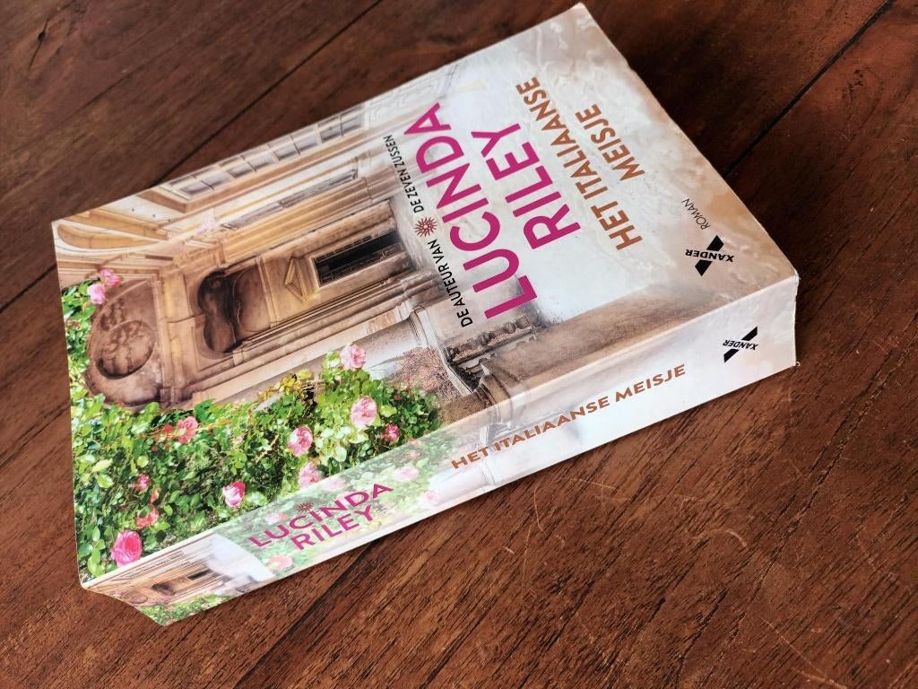 Het Italiaanse meisje, Ophalen of Verzenden, Zo goed als nieuw, Lucinda Riley