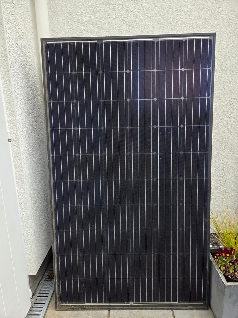 Zonnepanelen met montagemateriaal voor pannendak, Ophalen, Gebruikt, Paneel, 200 wattpiek of meer