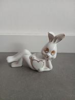 Liggend konijn met hart - Portugees porselein, Ophalen of Verzenden, Gebruikt