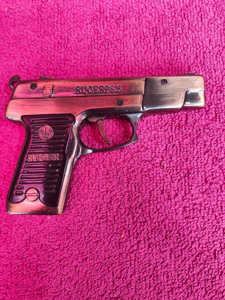 Unieke Ruger P85 pistool aansteker - Zeldzaam verzamelobject, Ophalen of Verzenden, Gebruikt, Aansteker
