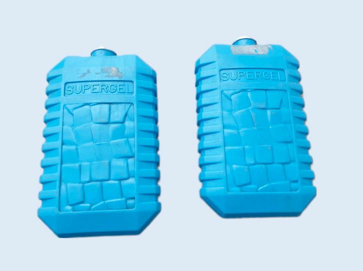 2 Blauwe koelelementen ~ HH6101, Caravans en Kamperen, Koelboxen, Gebruikt, Koel-accessoire, Koelelement, Ophalen of Verzenden