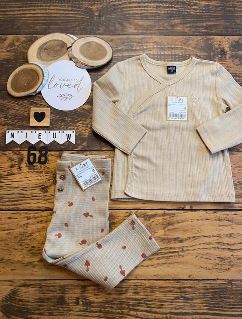 Baby unisex setje wibra shirtje broekje beige maat 68, Kinderen en Baby's, Babykleding | Maat 68, Ophalen of Verzenden, Nieuw