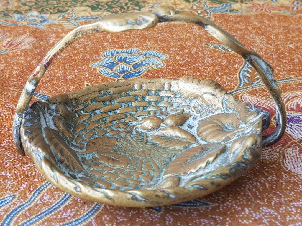 Mooi antiek brons schaaltje uit Engeland 11,5 cm. uit 1860., Antiek en Kunst, Antiek | Koper en Brons, Ophalen of Verzenden, Brons