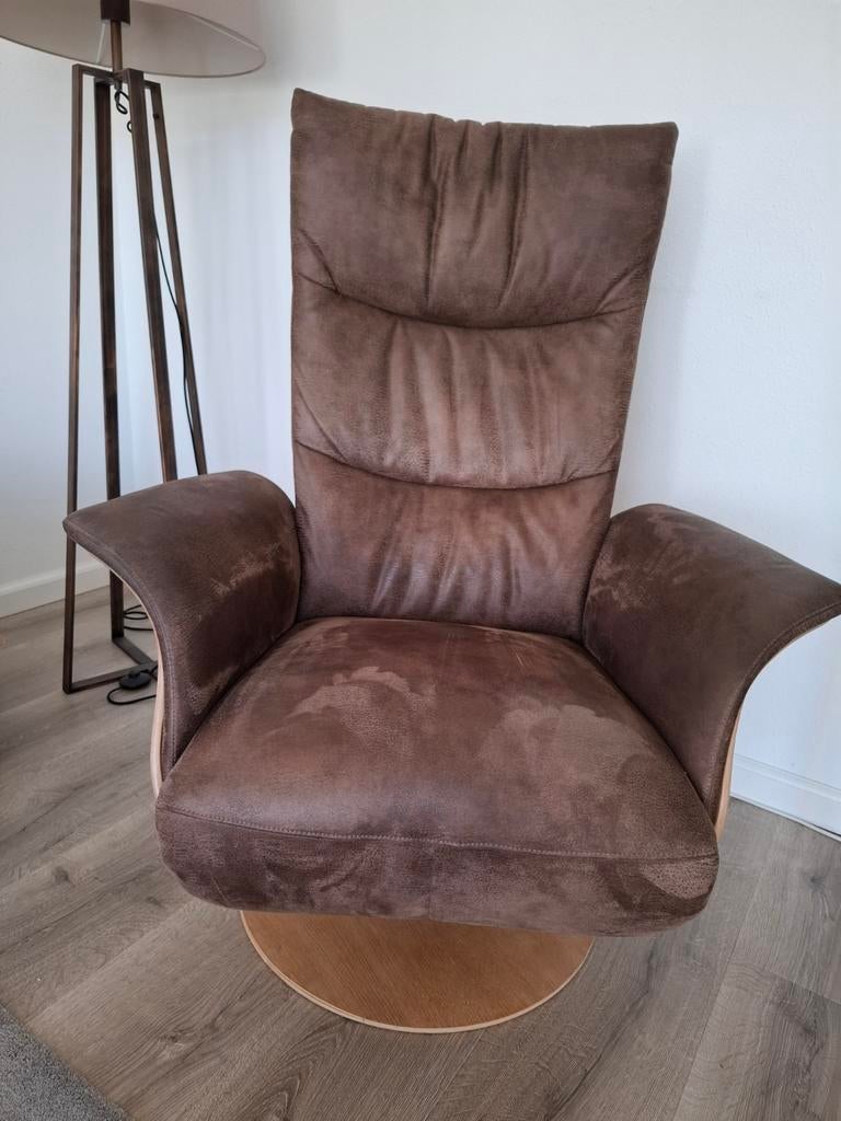 Comfortabele bruine relaxfauteuil met draaivoet, Ophalen, Gebruikt, Minder dan 75 cm, Modern, Comfort