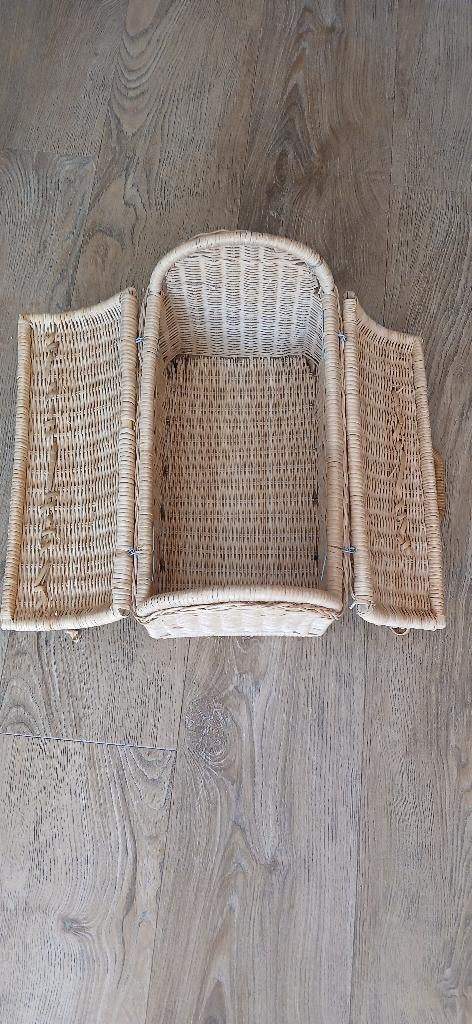 Prachtige mand, Ophalen, Zo goed als nieuw, Rond, Riet