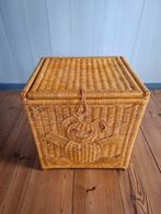 Grote rieten opbergmand/speelgoedmand met beer., Ophalen, Gebruikt, Mand, Vierkant
