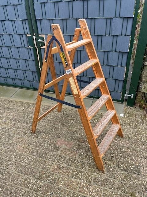 Houten trapje, Gebruikt, Trap, Ophalen of Verzenden, Opvouwbaar of Inschuifbaar