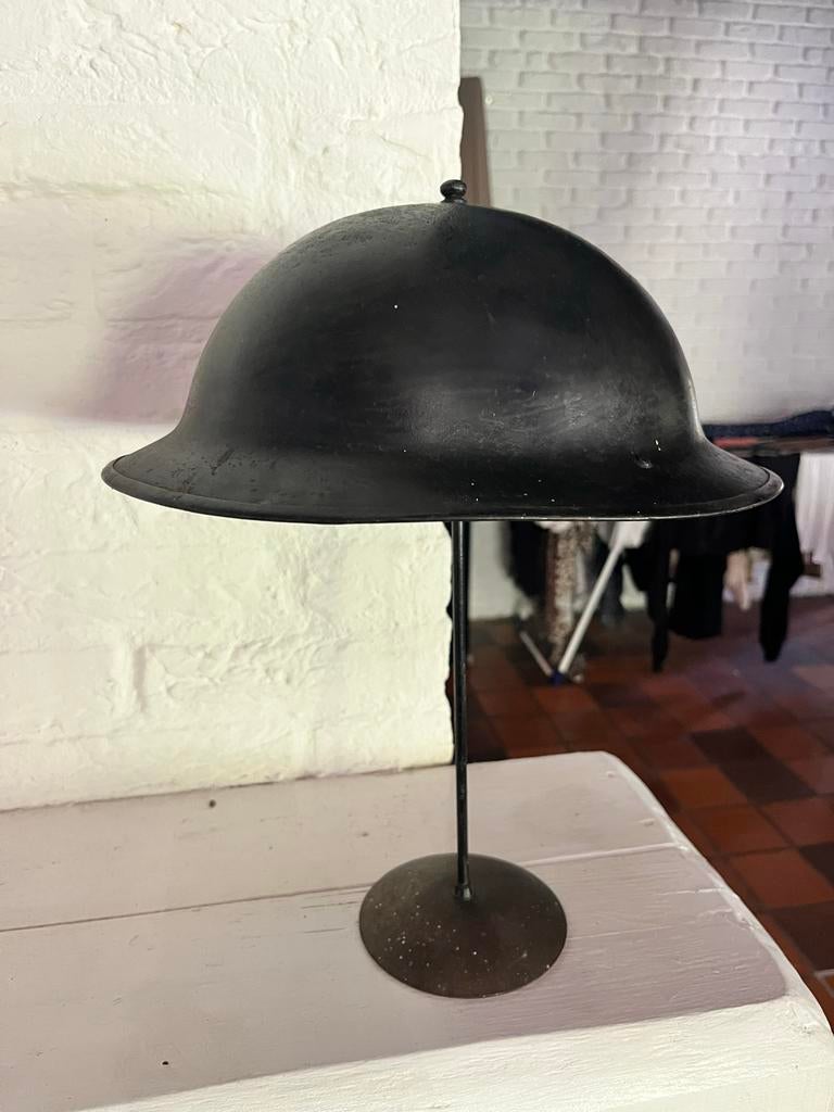 Britse Brodie Helm Mark II - WOII (1943, E. Camelinat & Co L, Verzamelen, Ophalen of Verzenden, Landmacht, Engeland, Helm of Baret
