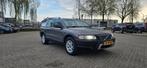 Volvo XC70 2.5 T AWD SUMMUM youngtimer, Auto's, Volvo, 1800 kg, Zwart, Bruin, XC70