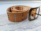 Brede leren riem met studs en messingkleurige gesp, Echt leder, Heupriem, Ophalen of Verzenden, Gedragen