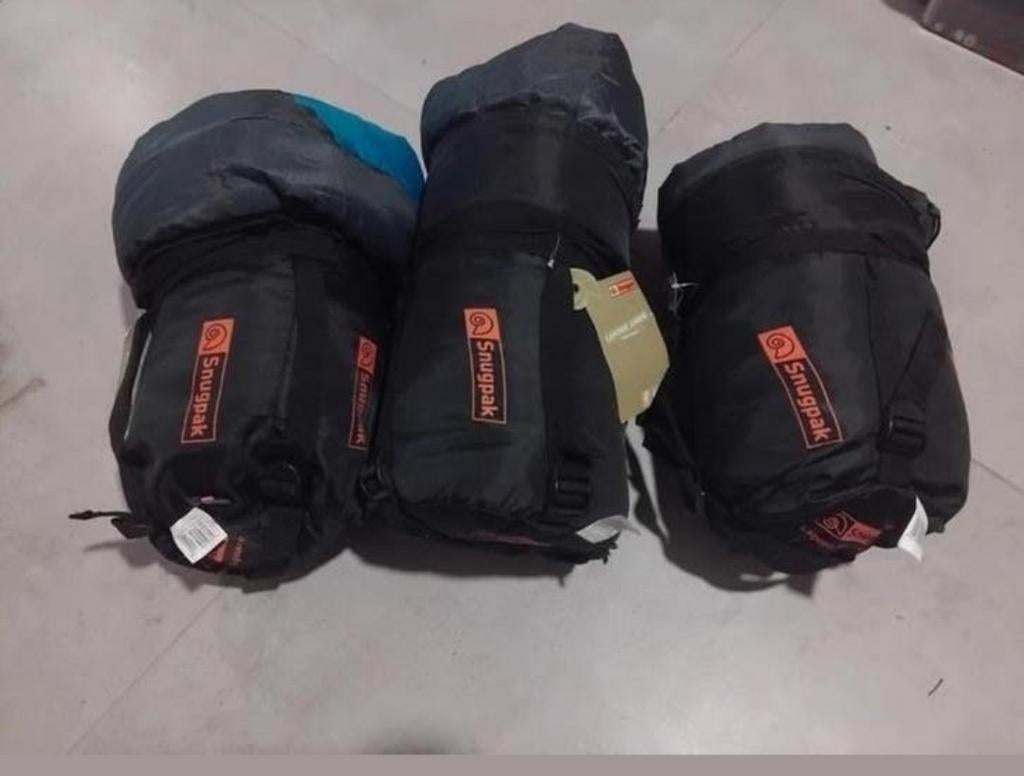 Snugpak slaapzak junior laponie 2x blauw 1x roze

Prijs €10, Ophalen of Verzenden