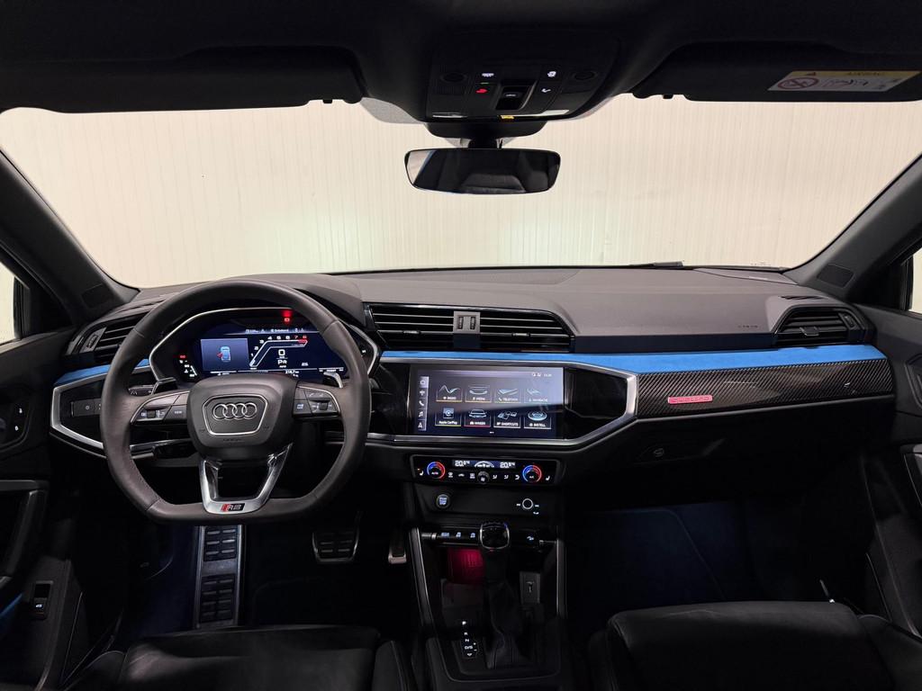 Audi RSQ3 Sportback TFSI RS | KERAMISCH | PANO | B&O | BLACK, Auto's, Gebruikt, Euro 6, 1675 kg, Zwart