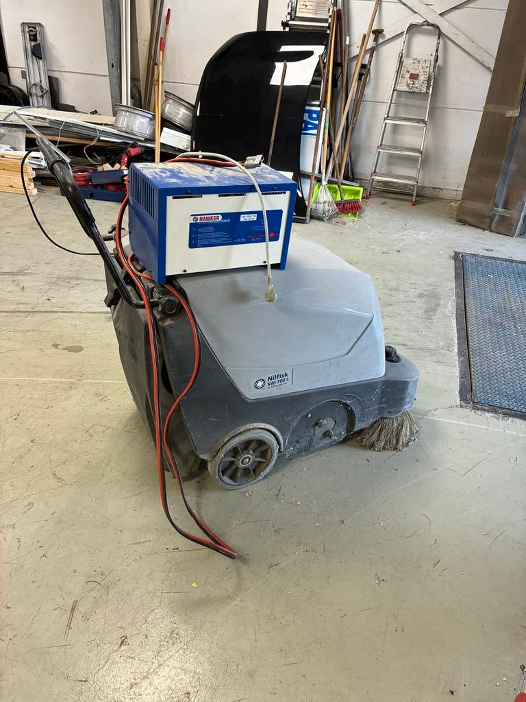 Nilfisk SW 700 S schrobmachine, Ophalen, Gebruikt, Schrobmachine