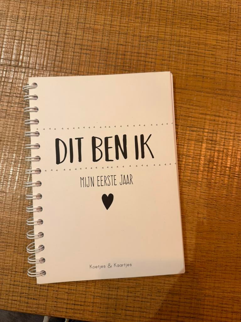 Dit ben ik jaarboek babys, Ophalen of Verzenden, Zo goed als nieuw, Overige typen