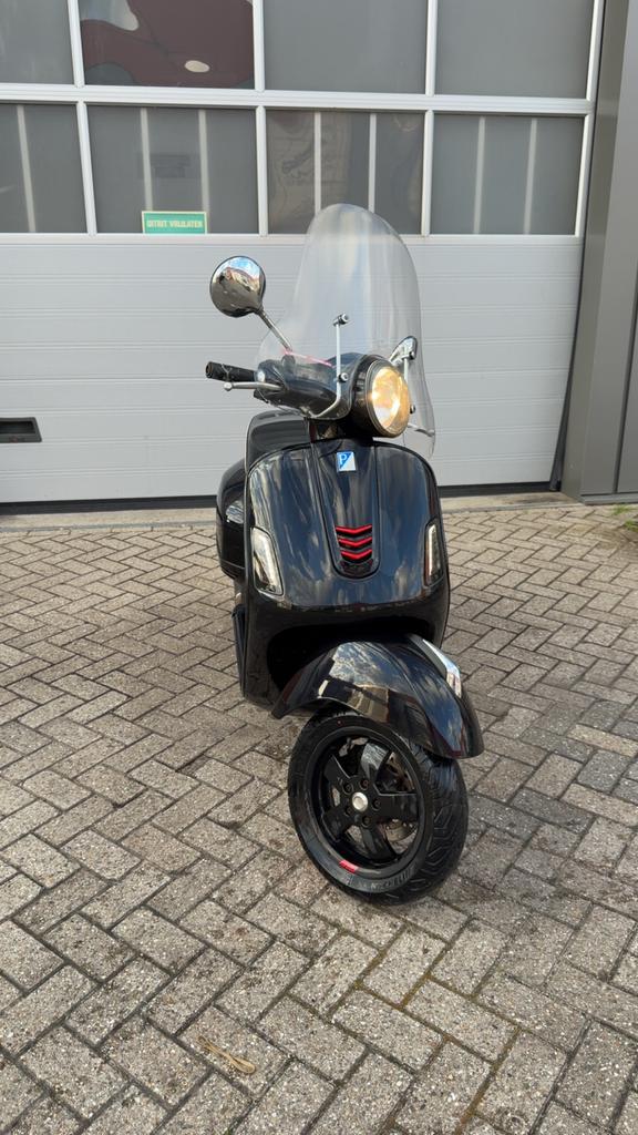 Vespa GTS 300cc 2017 Super Sport Akrapovic ABS / ASR, Ophalen