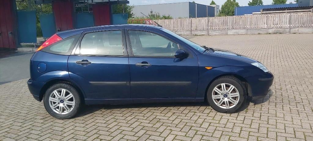 Ford Focus 1.6-16V Futura | NAP | Leder |, Auto's, Ford, Particulier, Focus, ABS, Airbags, Airconditioning, Automatische klimaatregeling