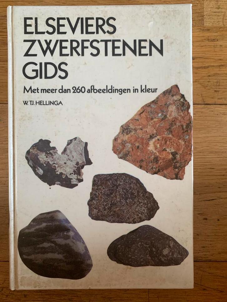 Elseviers Zwerfstenen Gids - W.T.J. Hellinga, Boeken, Natuur, Gelezen, Natuur algemeen, Ophalen of Verzenden