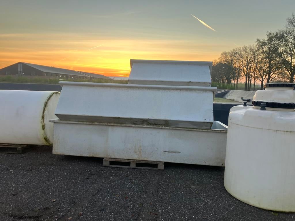 Polyester bakken, Ophalen, Zo goed als nieuw