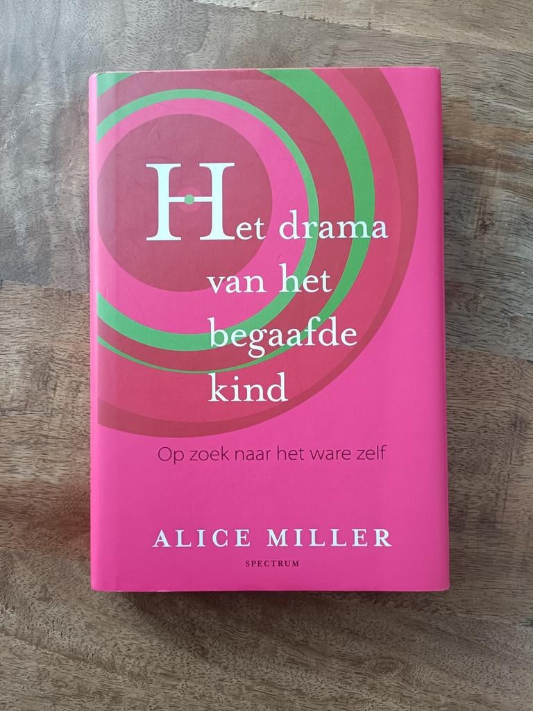 Het drama van het begaafde kind - Alice Miller, Boeken, Ophalen of Verzenden, Zo goed als nieuw, Ontwikkelingspsychologie, Alice Miller