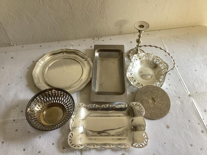 Diverse zilverkleurige schalen en kandelaar, Antiek en Kunst, Antiek | Goud en Zilver, Zilver, Ophalen of Verzenden