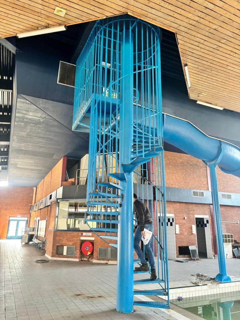 Stalen Spiltrap / Wenteltrap – 27 treden, Doe-het-zelf en Verbouw, Ladders en Trappen, Gebruikt, Trap, 4 meter of meer, Ophalen