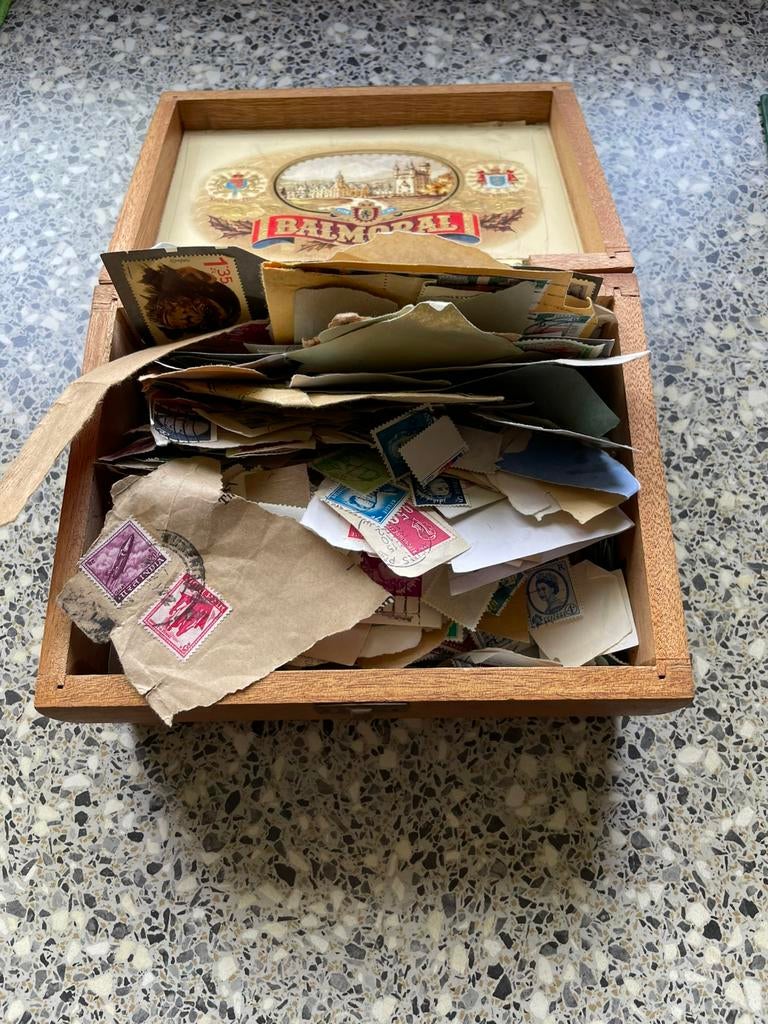 Postzegels, Ophalen, Nederland en Buitenland