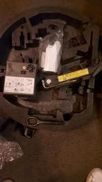 golf 5 krik  en plakset voor autobanden  plus pomp en bak, Ophalen of Verzenden, Voor, Volkswagen, Achterklep