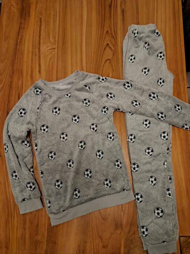 Jongens pyjama maat 164 voetbal, Ophalen of Verzenden