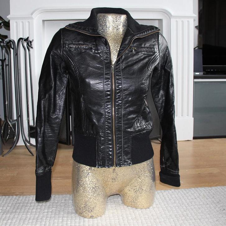 2 Elles Collection Jasje (XS) € 25,-, Kleding | Dames, Jassen | Zomer, Zo goed als nieuw, Maat 34 (XS) of kleiner, Zwart, Ophalen of Verzenden