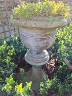 Decoratieve pot op zuil, ruim 1 meter hoog, Ophalen, Rond, Steen, 40 cm of meer