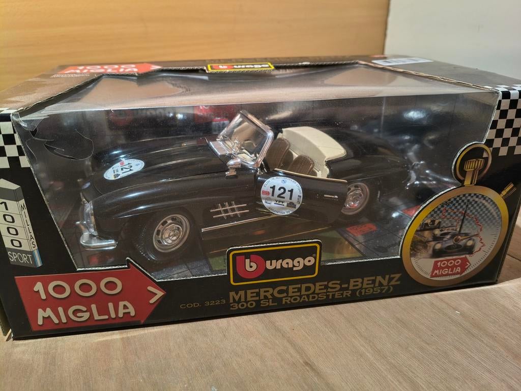 Bburago Mercedes-Benz 300 SL Roadster (1957) 1:18, Ophalen of Verzenden, Bburago