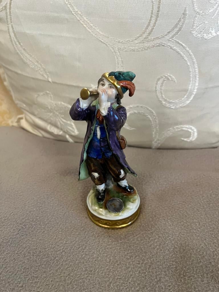 Puntgaaf porselein antiek beeld volkstedt, Ophalen of Verzenden