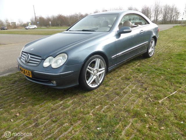 Mercedes CLK-klasse Coupé 240 Elegance, Auto's, Mercedes-Benz, Automaat, Gebruikt, 2597 cc, Bedrijf