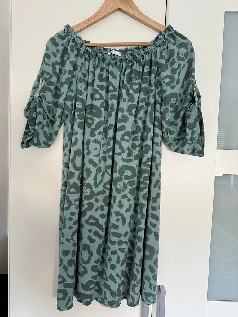 Leopardprint off-shoulder jurk - Maat M, Kleding | Dames, Maat 38/40 (M), Ophalen of Verzenden, Zo goed als nieuw, Boven de knie