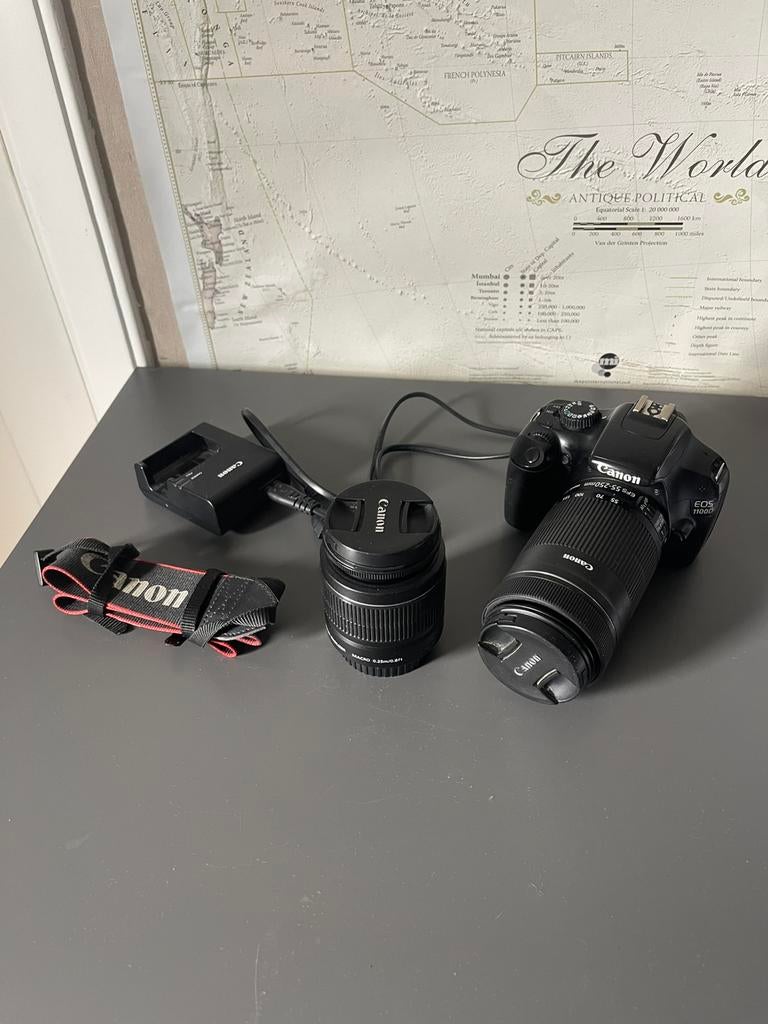 Canon eos 1100d + 2 lenzen LAAG AANTAL CLICKS, Ophalen of Verzenden, Zo goed als nieuw, Canon, Geen optische zoom