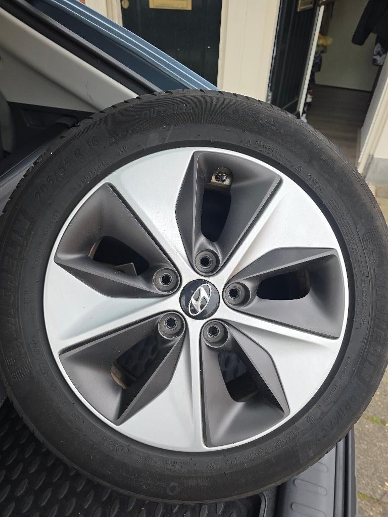 Velg hyunday ioniq inclusief band, Auto diversen, Ophalen, Zo goed als nieuw