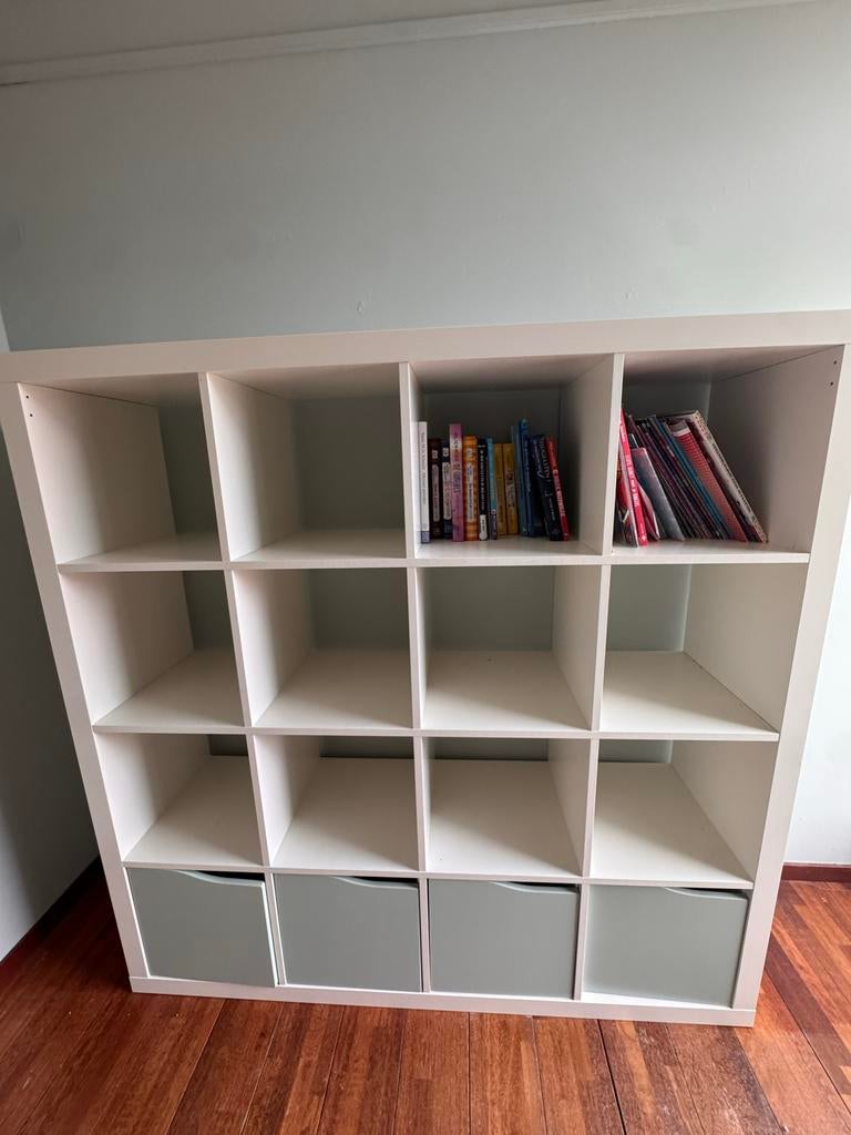 IKEA Kallax vakkenkast wit met 4 pastelgroene deurtjes, Ophalen, Overige materialen, Gebruikt, 100 tot 150 cm