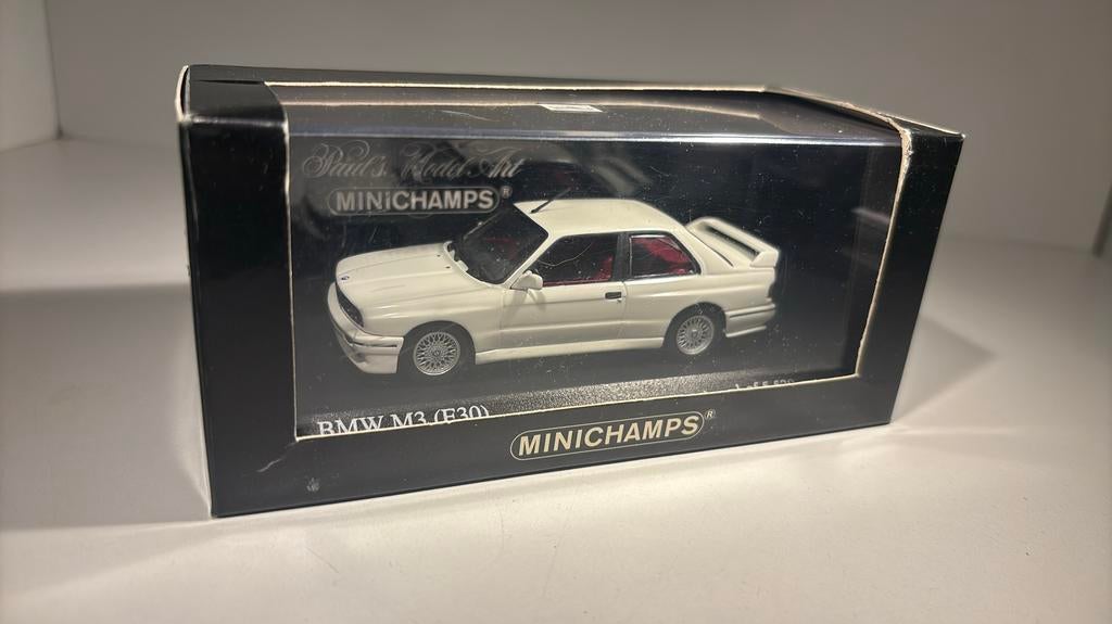Bmw m3 (E30) white minichamps 1.43, Hobby en Vrije tijd, Modelauto's | 1:43, Auto, Ophalen of Verzenden, MiniChamps, A