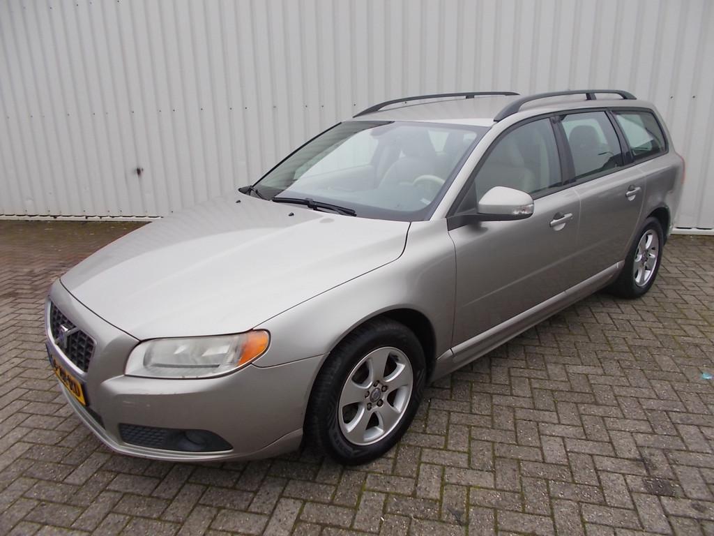 Volvo V70 2.0 Summum ( EXPORT / ZO MEE! ) (bj 2008), Auto's, Voorwielaandrijving, 145 pk, Gebruikt, Beige