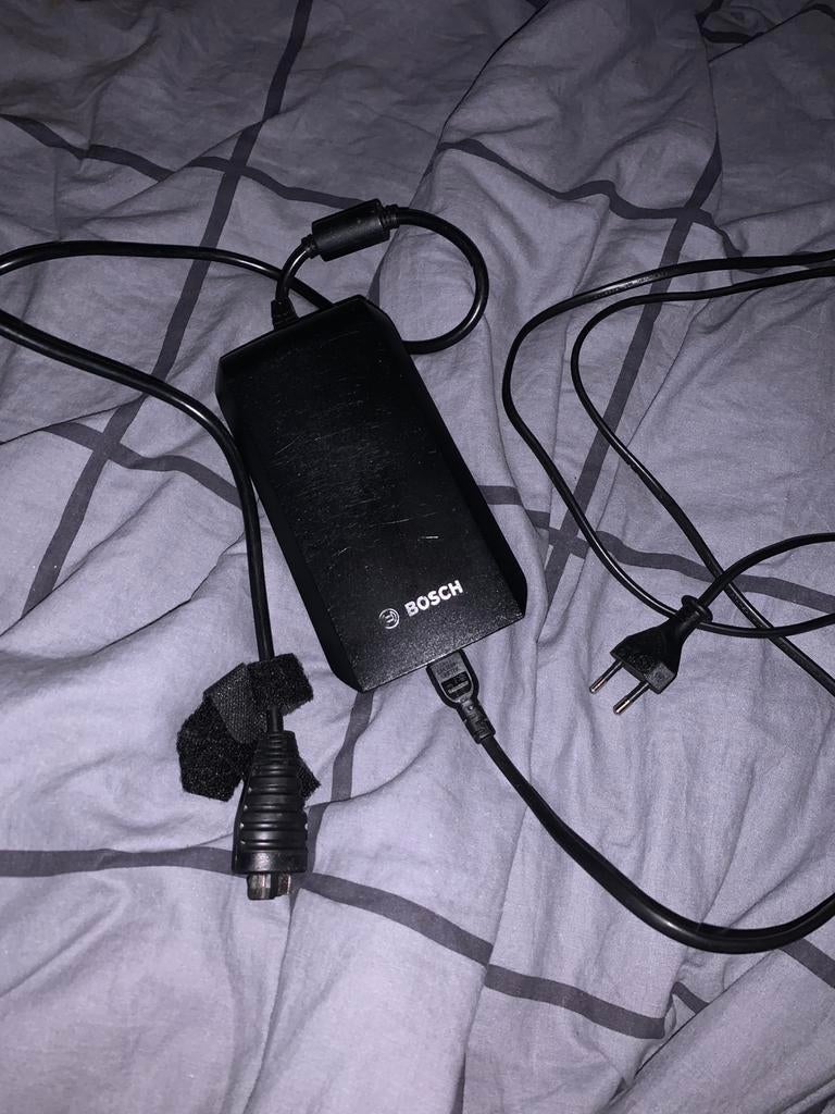 BOSCH E-BIKE lader 4A, Fietsen en Brommers, Ophalen of Verzenden, Zo goed als nieuw