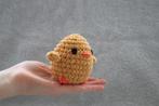 Kuiken - zelfgehaakte knuffel / sleutelhanger, Ophalen of Verzenden, Nieuw, Haken, Overige typen