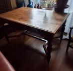 Antieke houten tafel
Afmetingen 135x85cm
Hoogte 77cm
Beenhoo, Ophalen