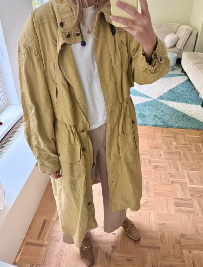Vintage trenchcoat L oker herfst jas lang regenjas, Kleding | Dames, Jassen | Zomer, Verzenden, Zo goed als nieuw, Geel