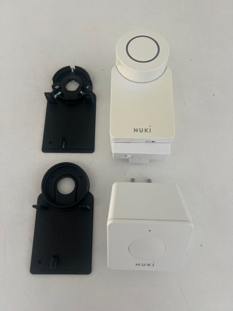 Nuki Smart Lock 3.0 met Power Pack en Bridge, Ophalen of Verzenden, Zo goed als nieuw, Compleet systeem, Overige soorten